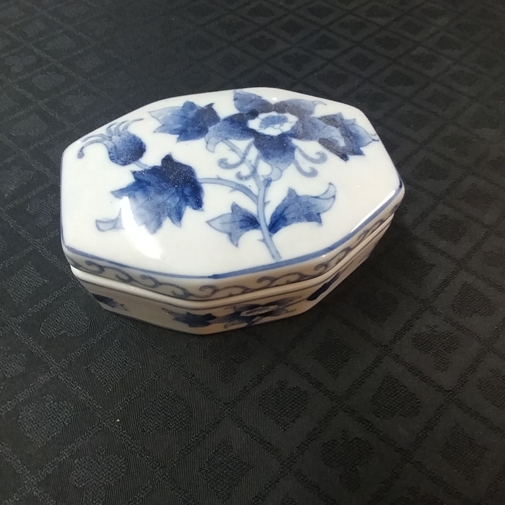 Blue Delft Trinket Box